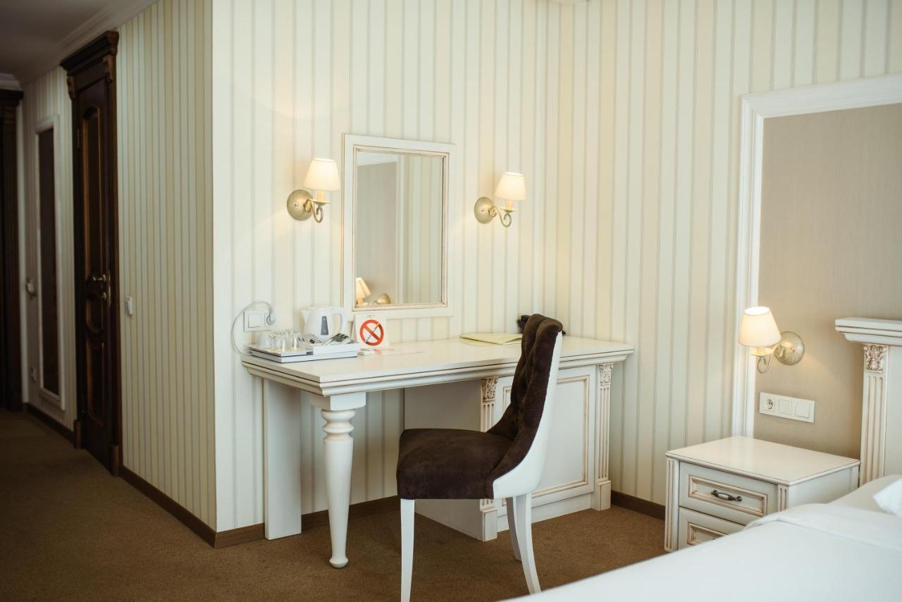 Orly Park-Hotel Kiev Bagian luar foto