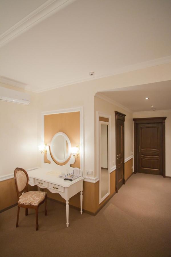 Orly Park-Hotel Kiev Bagian luar foto