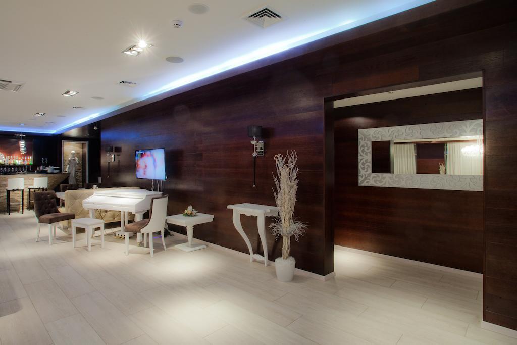Orly Park-Hotel Kiev Bagian luar foto